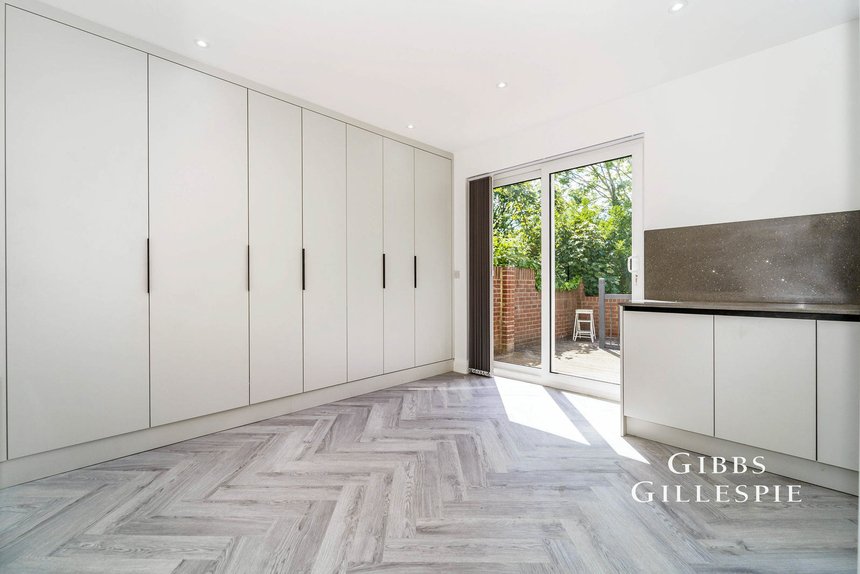 let brooke avenue london 42927 - Gibbs Gillespie