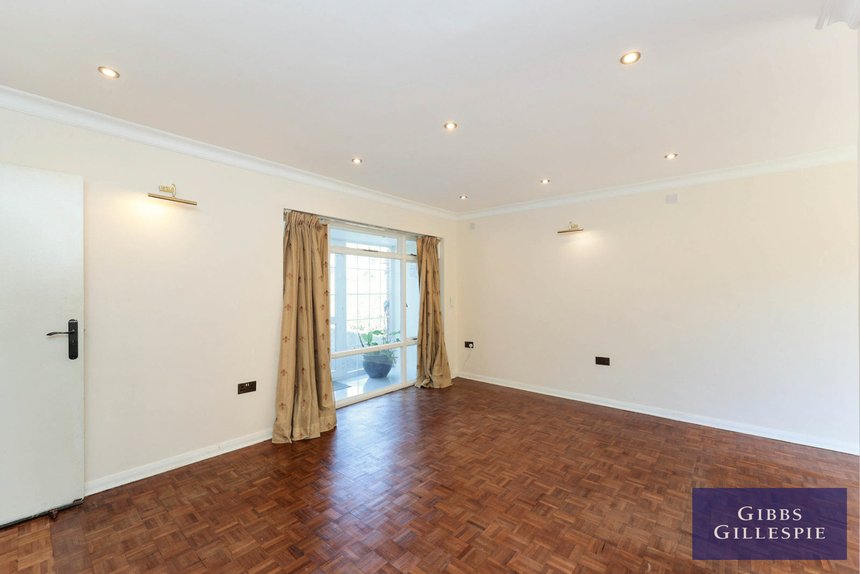 let austenwood close london 42935 - Gibbs Gillespie
