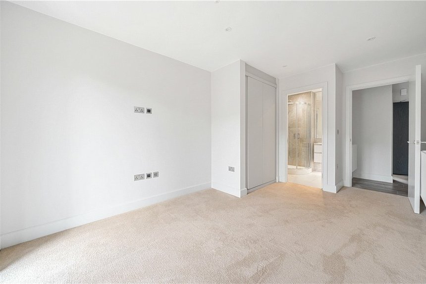 under offer wentworth court london 43031 - Gibbs Gillespie