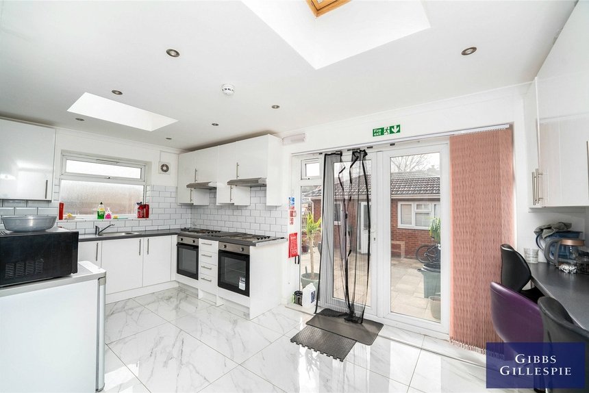 let leaver gardens london 43107 - Gibbs Gillespie