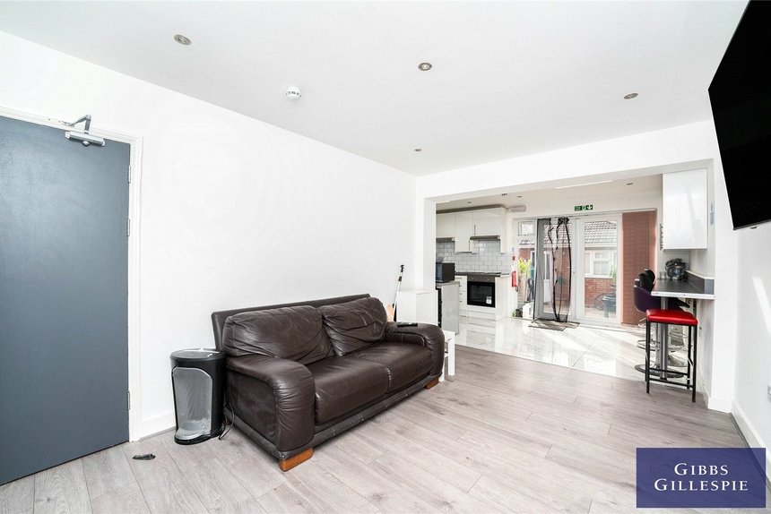 let leaver gardens london 43107 - Gibbs Gillespie
