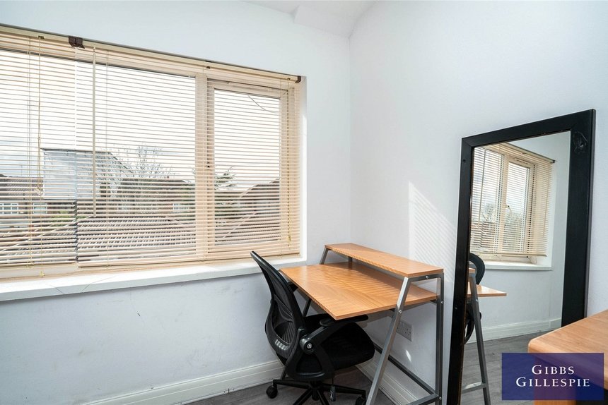 let leaver gardens london 43107 - Gibbs Gillespie