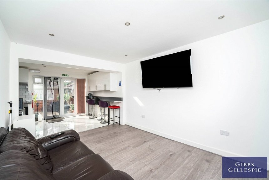 let leaver gardens london 43107 - Gibbs Gillespie