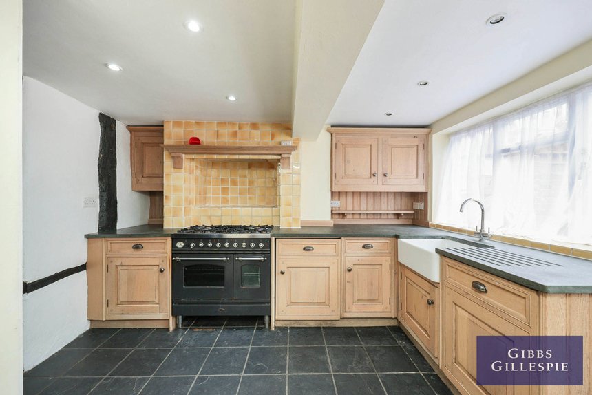 to let high street london 43157 - Gibbs Gillespie