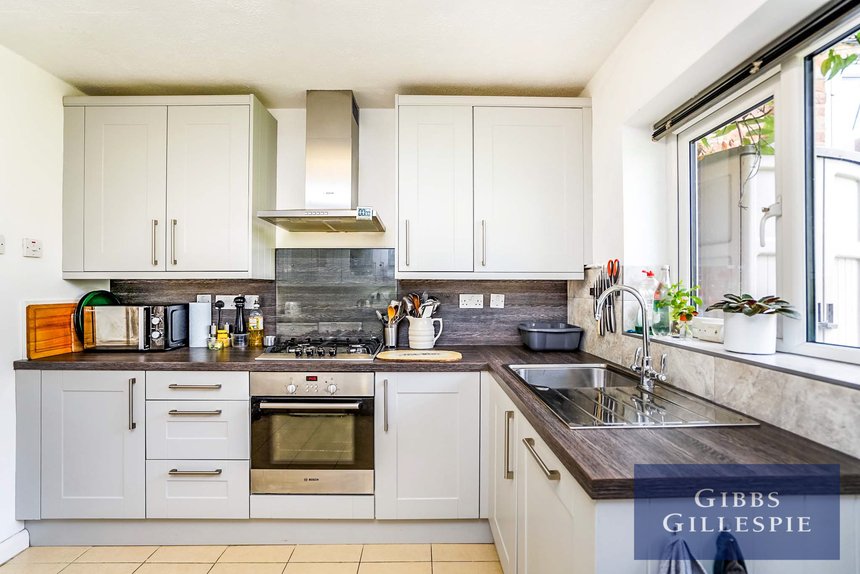 let wayside court london 43162 - Gibbs Gillespie