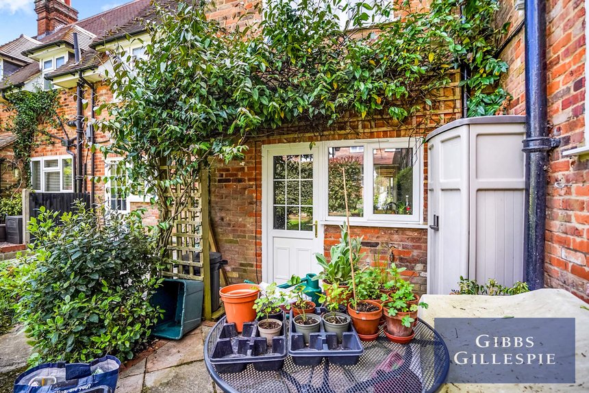 let wayside court london 43162 - Gibbs Gillespie