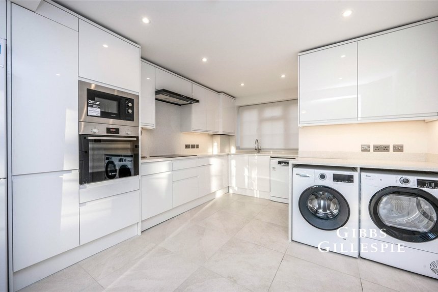 let daymer gardens london 43220 - Gibbs Gillespie