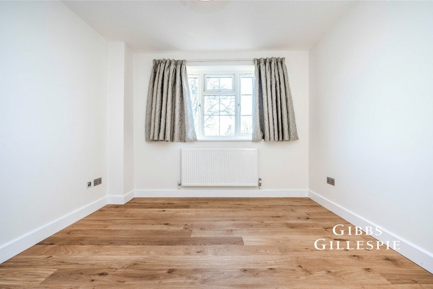 let daymer gardens london 43220 - Gibbs Gillespie