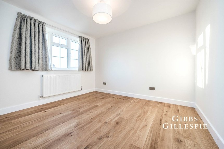 let daymer gardens london 43220 - Gibbs Gillespie