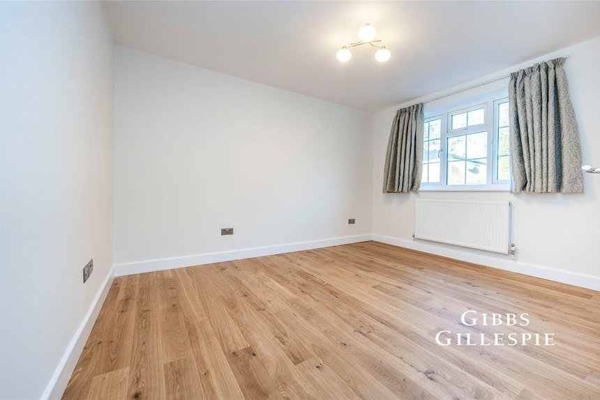 let daymer gardens london 43220 - Gibbs Gillespie