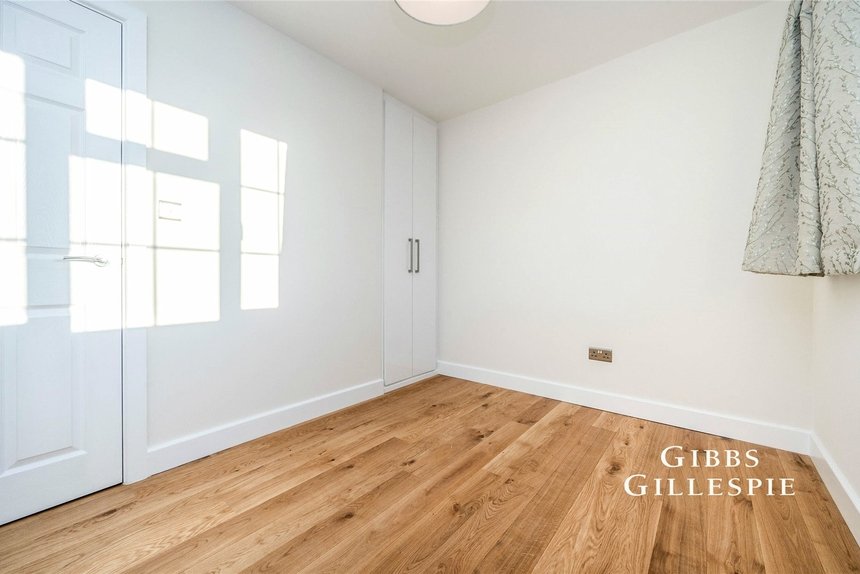 let daymer gardens london 43220 - Gibbs Gillespie