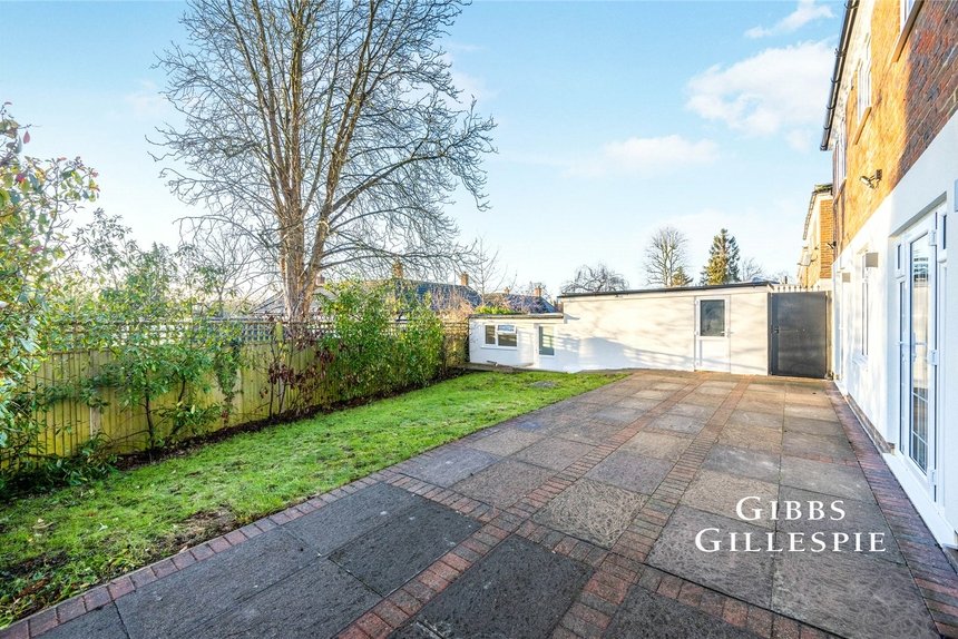 let daymer gardens london 43220 - Gibbs Gillespie