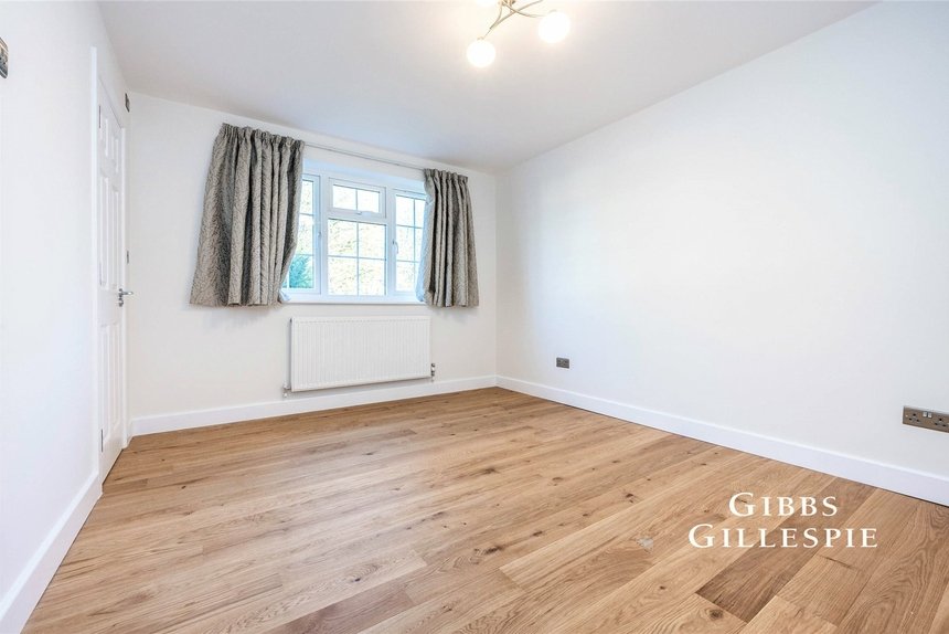 let daymer gardens london 43220 - Gibbs Gillespie