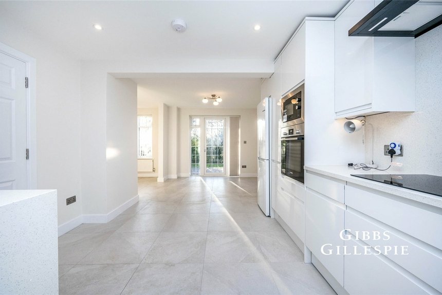 let daymer gardens london 43220 - Gibbs Gillespie