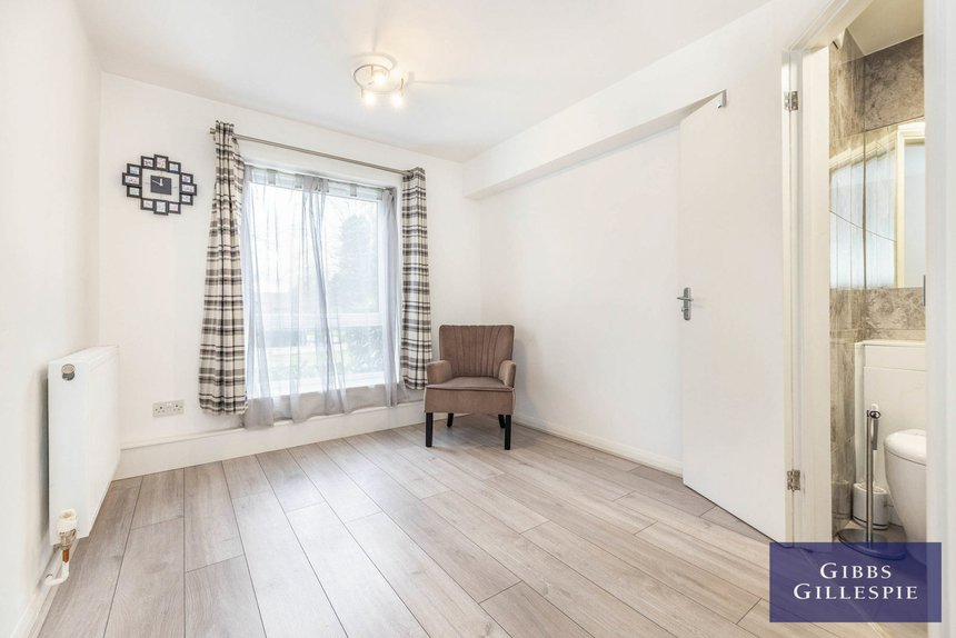 let churchill court london 43472 - Gibbs Gillespie