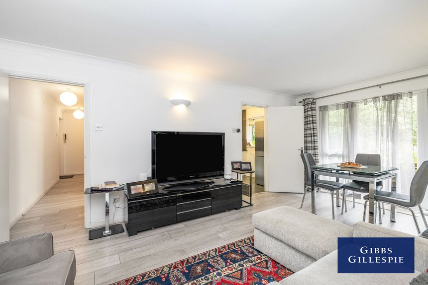 let churchill court london 43472 - Gibbs Gillespie