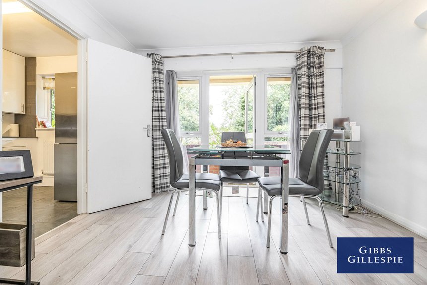 let churchill court london 43472 - Gibbs Gillespie