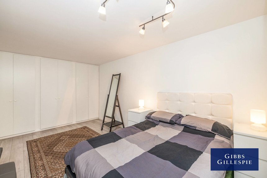 let churchill court london 43472 - Gibbs Gillespie
