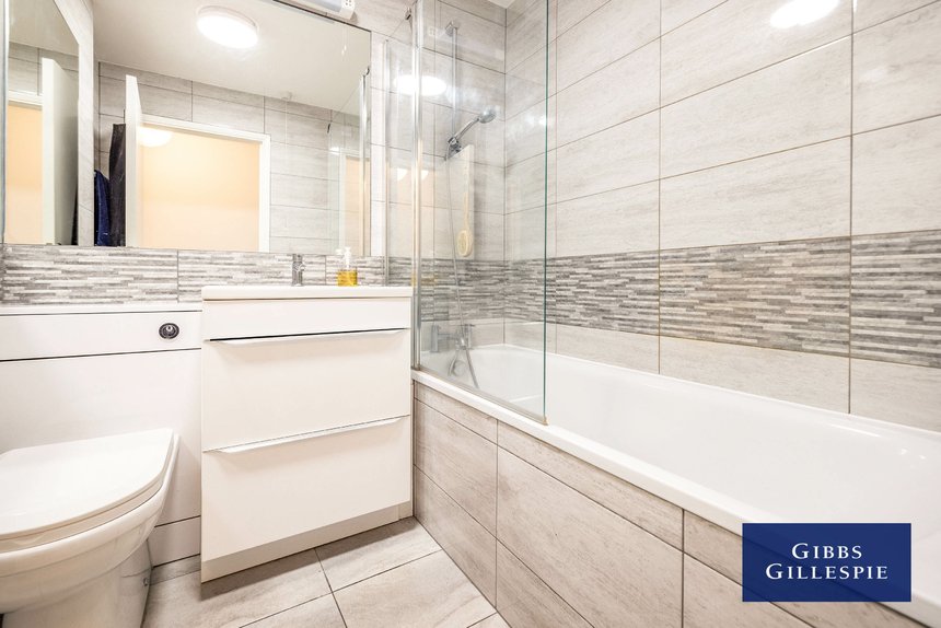 let churchill court london 43472 - Gibbs Gillespie
