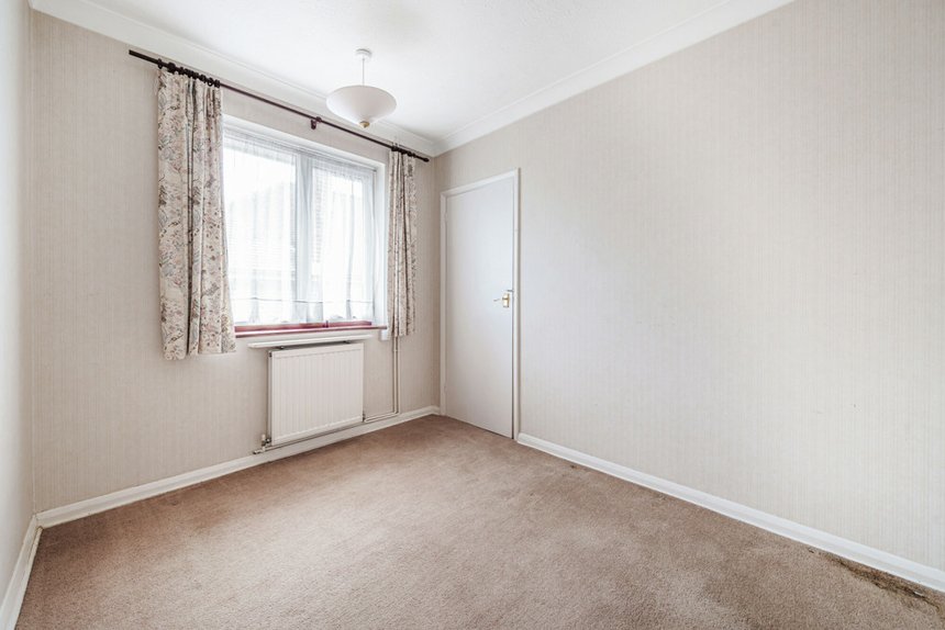 for sale wheatley way london 43567 - Gibbs Gillespie