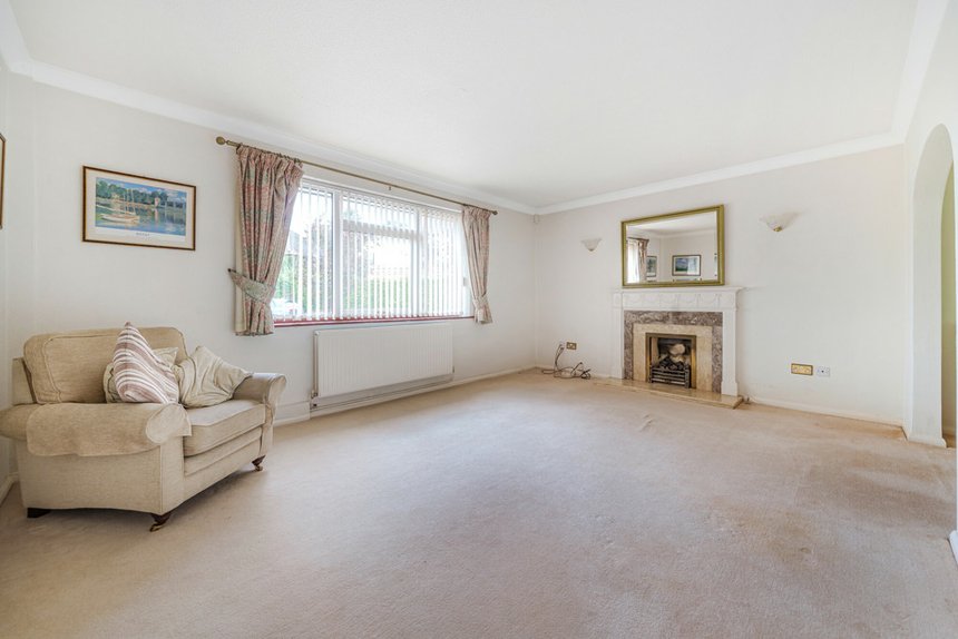 for sale wheatley way london 43567 - Gibbs Gillespie