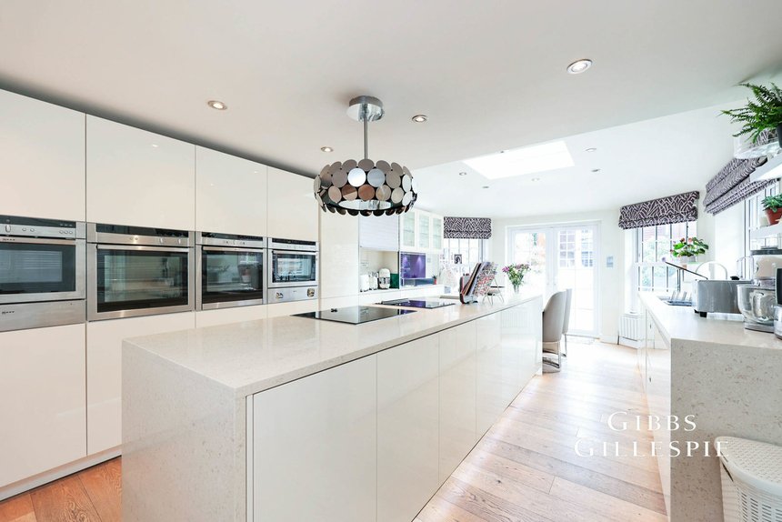 let queens head cottages london 43674 - Gibbs Gillespie