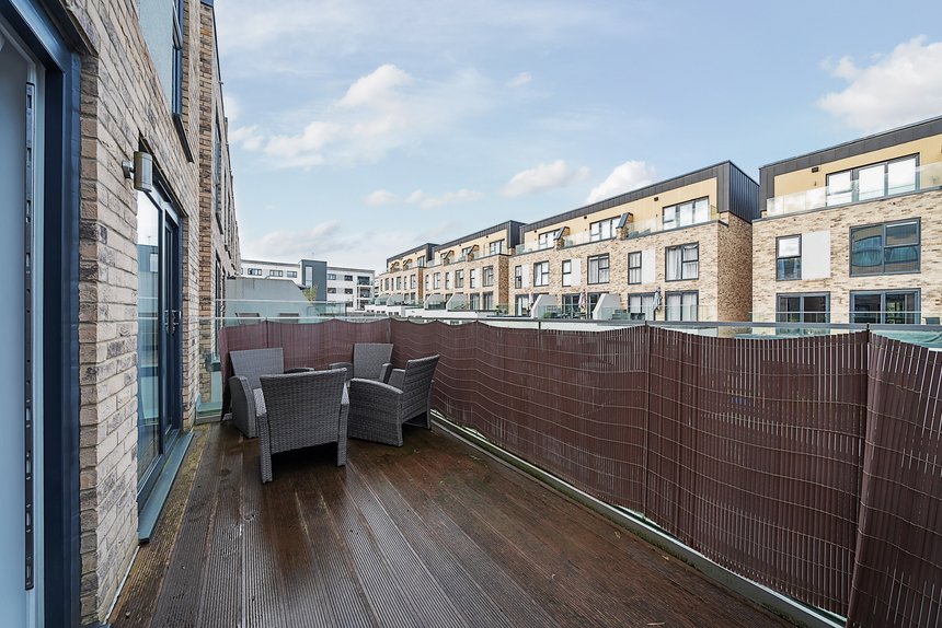 let agreed 19 london 43744 - Gibbs Gillespie