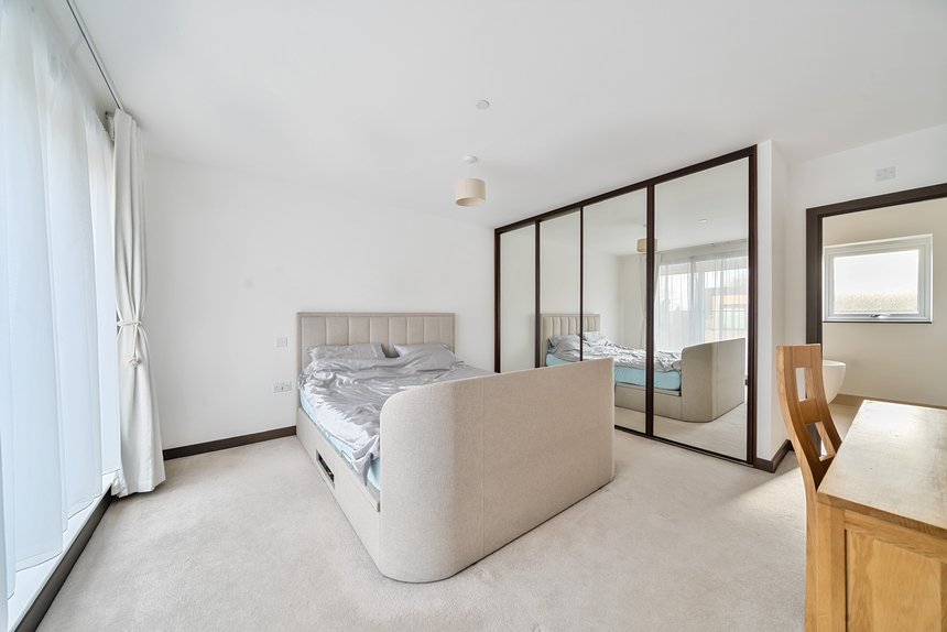 let agreed 19 london 43744 - Gibbs Gillespie