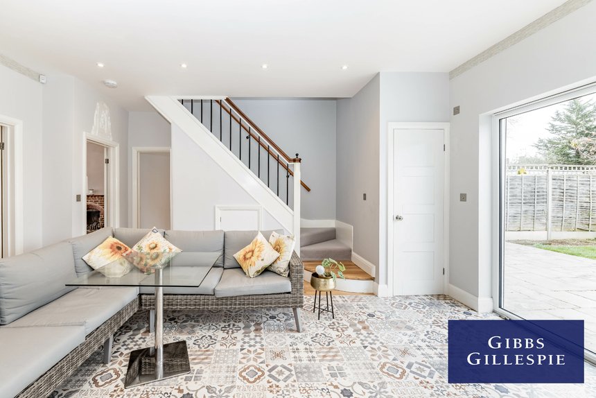 to let marsh lane london 43783 - Gibbs Gillespie