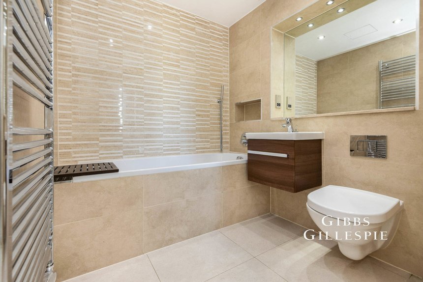 to let valency drive london 43870 - Gibbs Gillespie