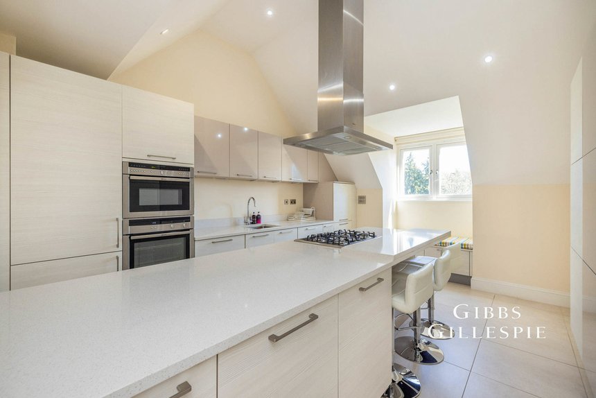 to let valency drive london 43870 - Gibbs Gillespie