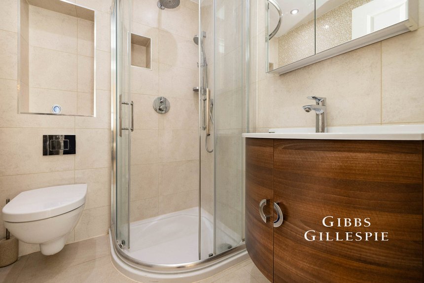 to let valency drive london 43870 - Gibbs Gillespie
