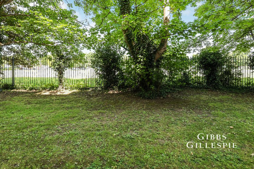 let agreed farthing close london 43951 - Gibbs Gillespie