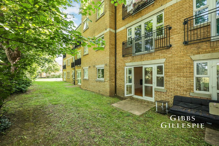 let agreed farthing close london 43951 - Gibbs Gillespie
