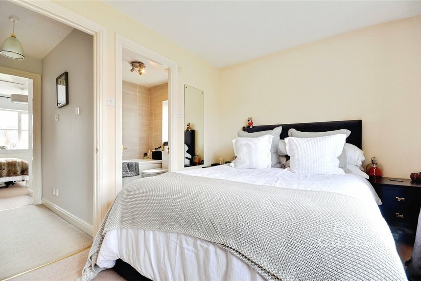 let longman close london 43980 - Gibbs Gillespie