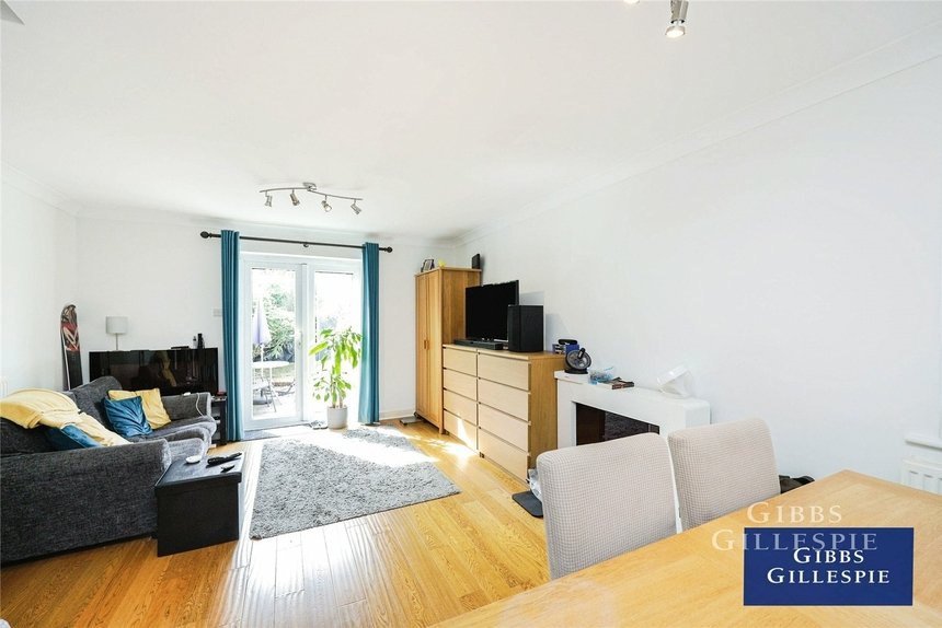 let longman close london 43980 - Gibbs Gillespie