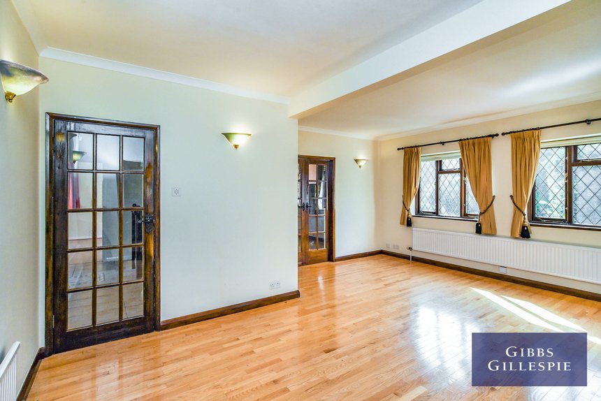 let the drive london 43999 - Gibbs Gillespie