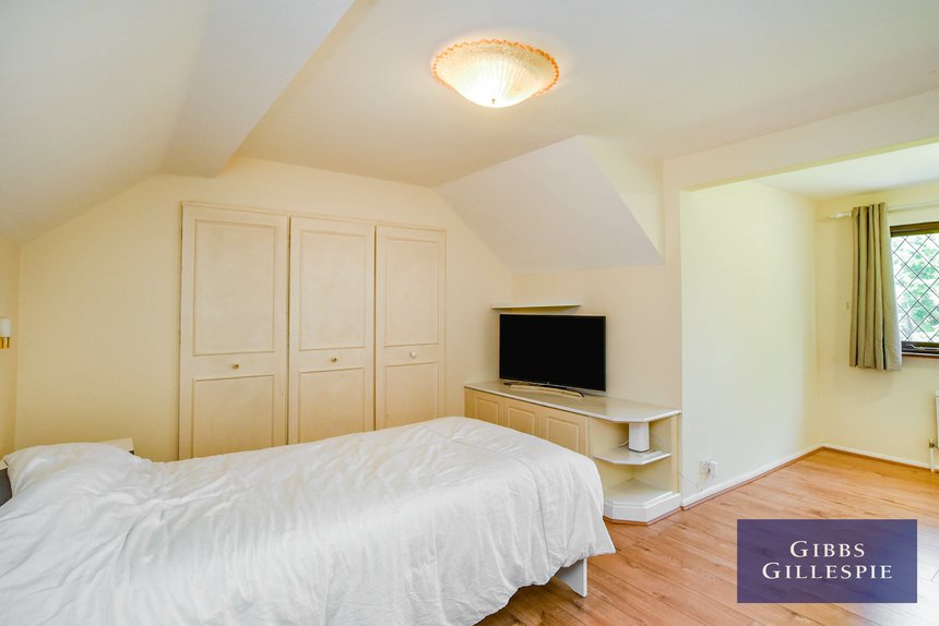 let the drive london 43999 - Gibbs Gillespie