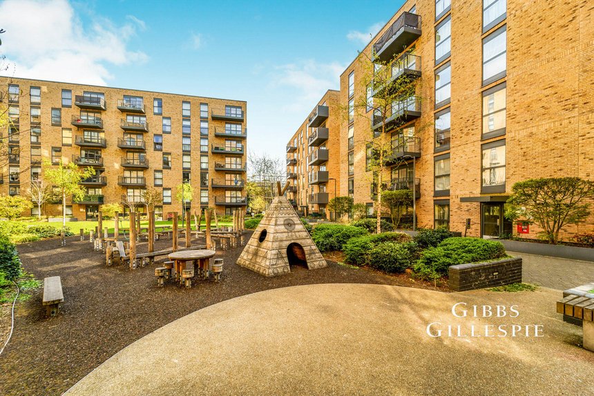 let lyon road london 44015 - Gibbs Gillespie