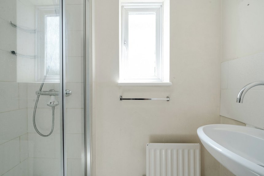 under offer corringway london 44115 - Gibbs Gillespie