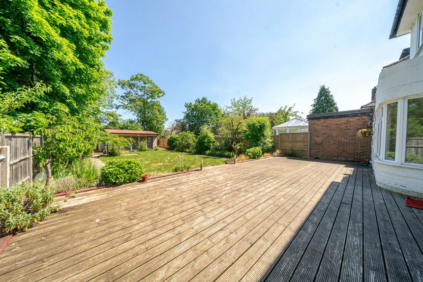 under offer corringway london 44115 - Gibbs Gillespie