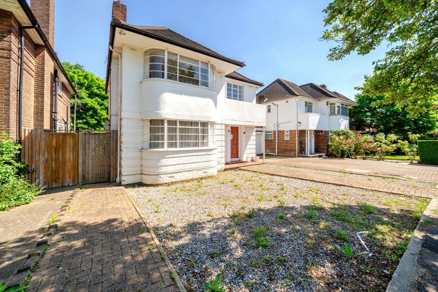 under offer corringway london 44115 - Gibbs Gillespie