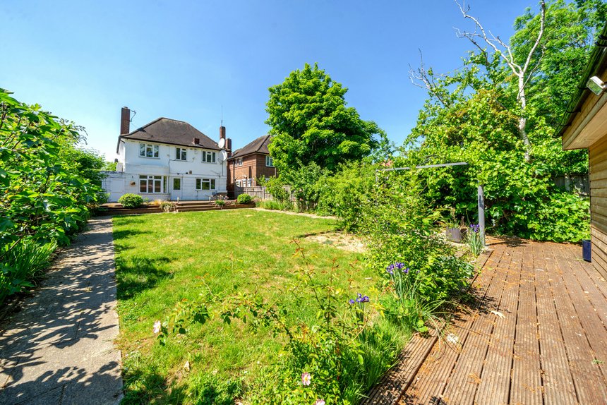 under offer corringway london 44115 - Gibbs Gillespie