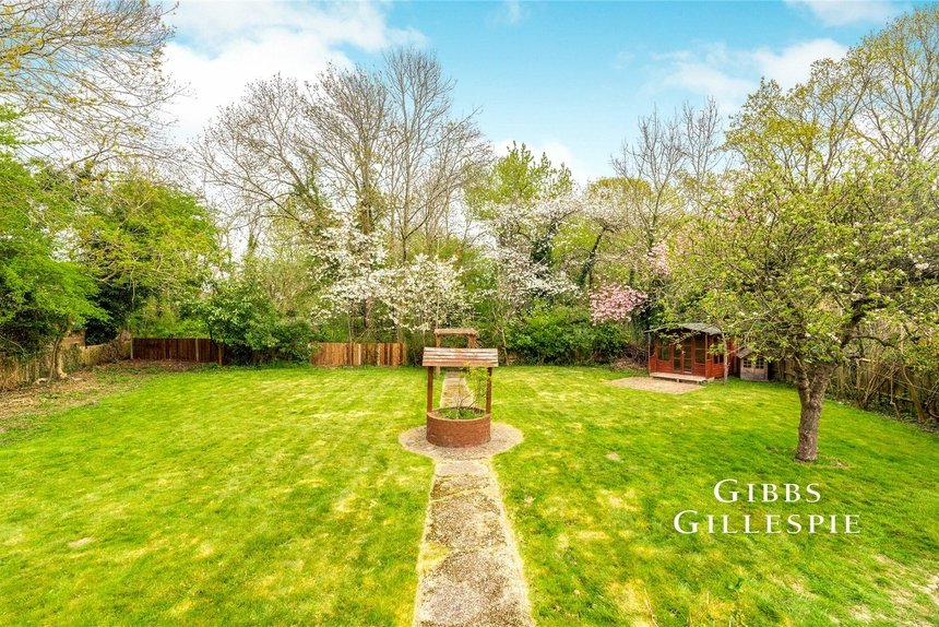 to let southbourne close london 44130 - Gibbs Gillespie