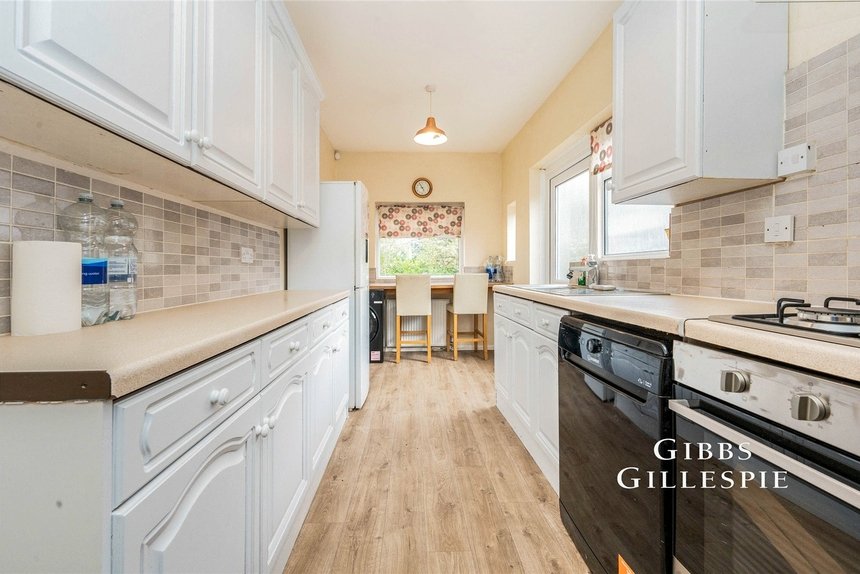 to let southbourne close london 44130 - Gibbs Gillespie