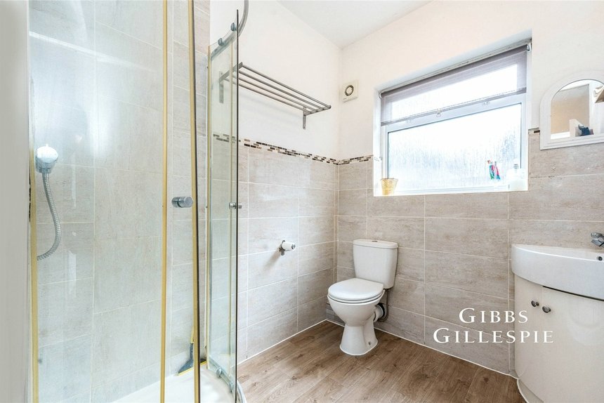 to let southbourne close london 44130 - Gibbs Gillespie