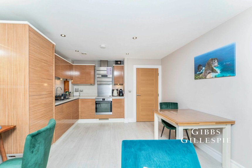 let elliott avenue london 44355 - Gibbs Gillespie