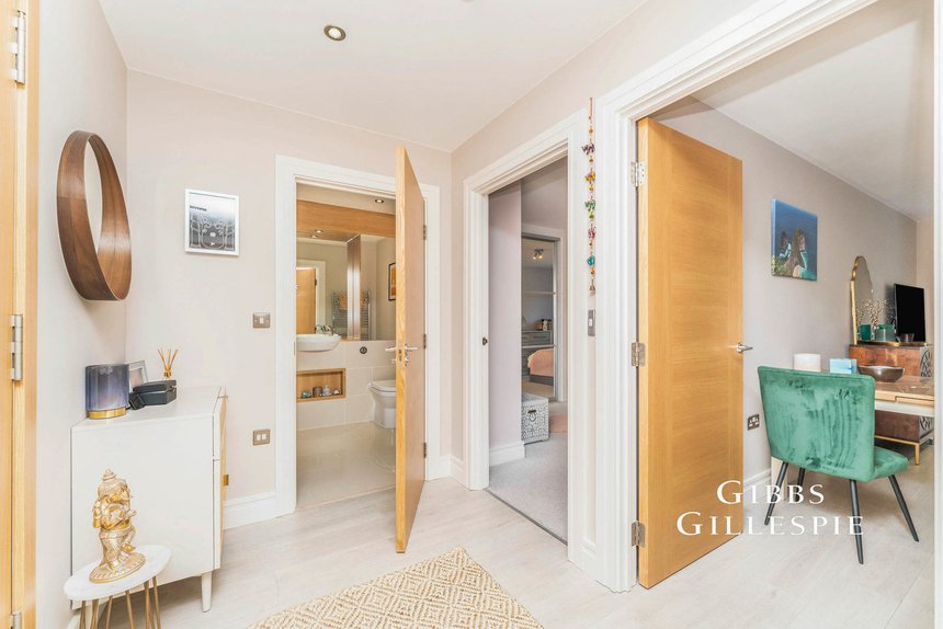 let elliott avenue london 44355 - Gibbs Gillespie