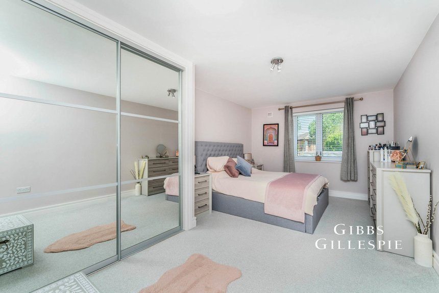 let elliott avenue london 44355 - Gibbs Gillespie