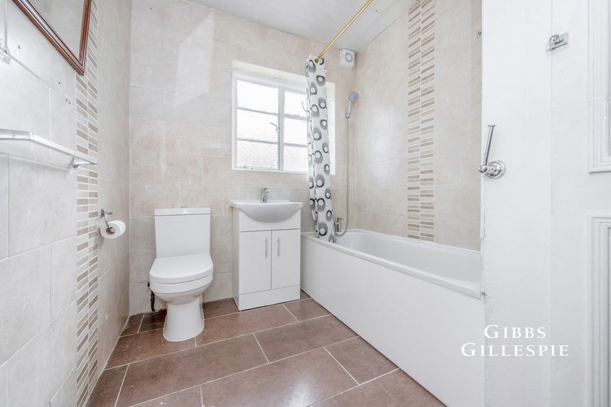 let pinner court london 44444 - Gibbs Gillespie